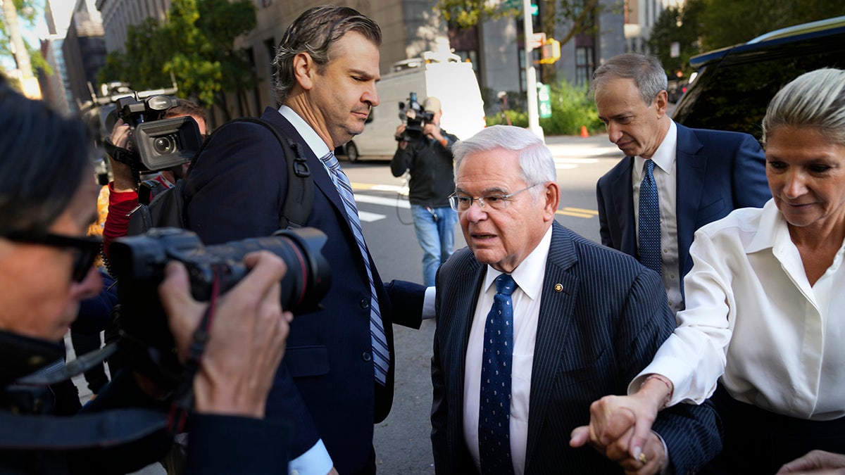 Menendez court arrival